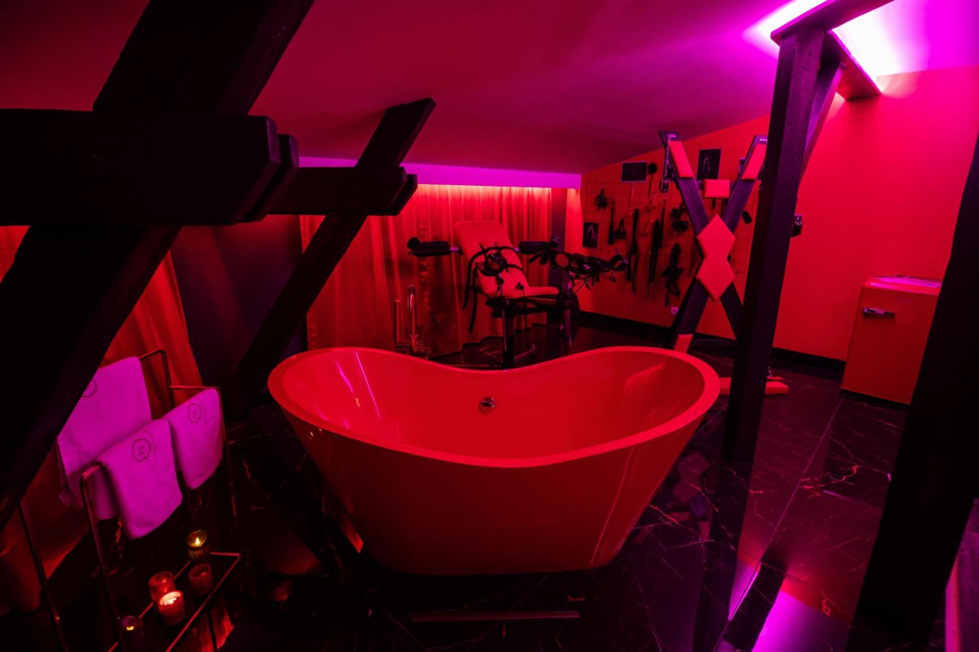 Red Palace Apartament Bdsm Bydgoszcz Kültér fotó