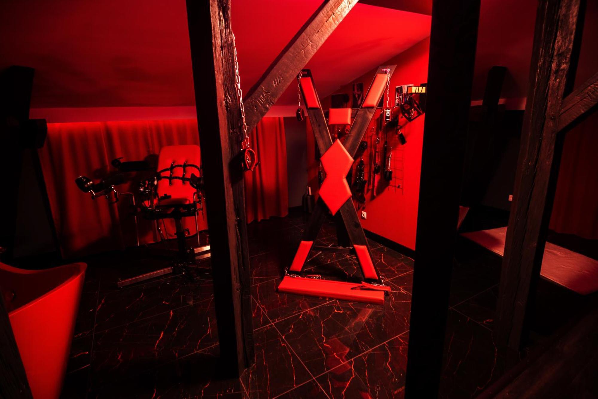 Red Palace Apartament Bdsm Bydgoszcz Kültér fotó