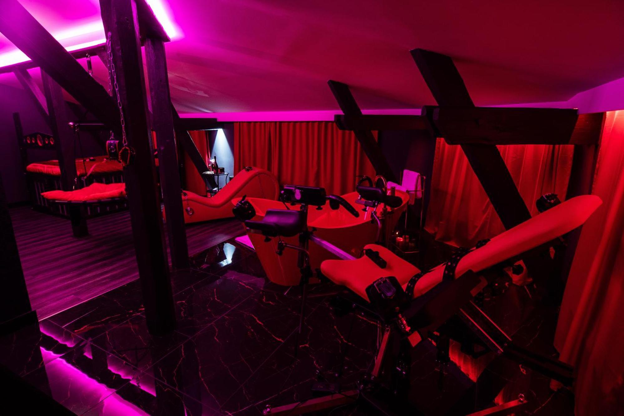Red Palace Apartament Bdsm Bydgoszcz Kültér fotó