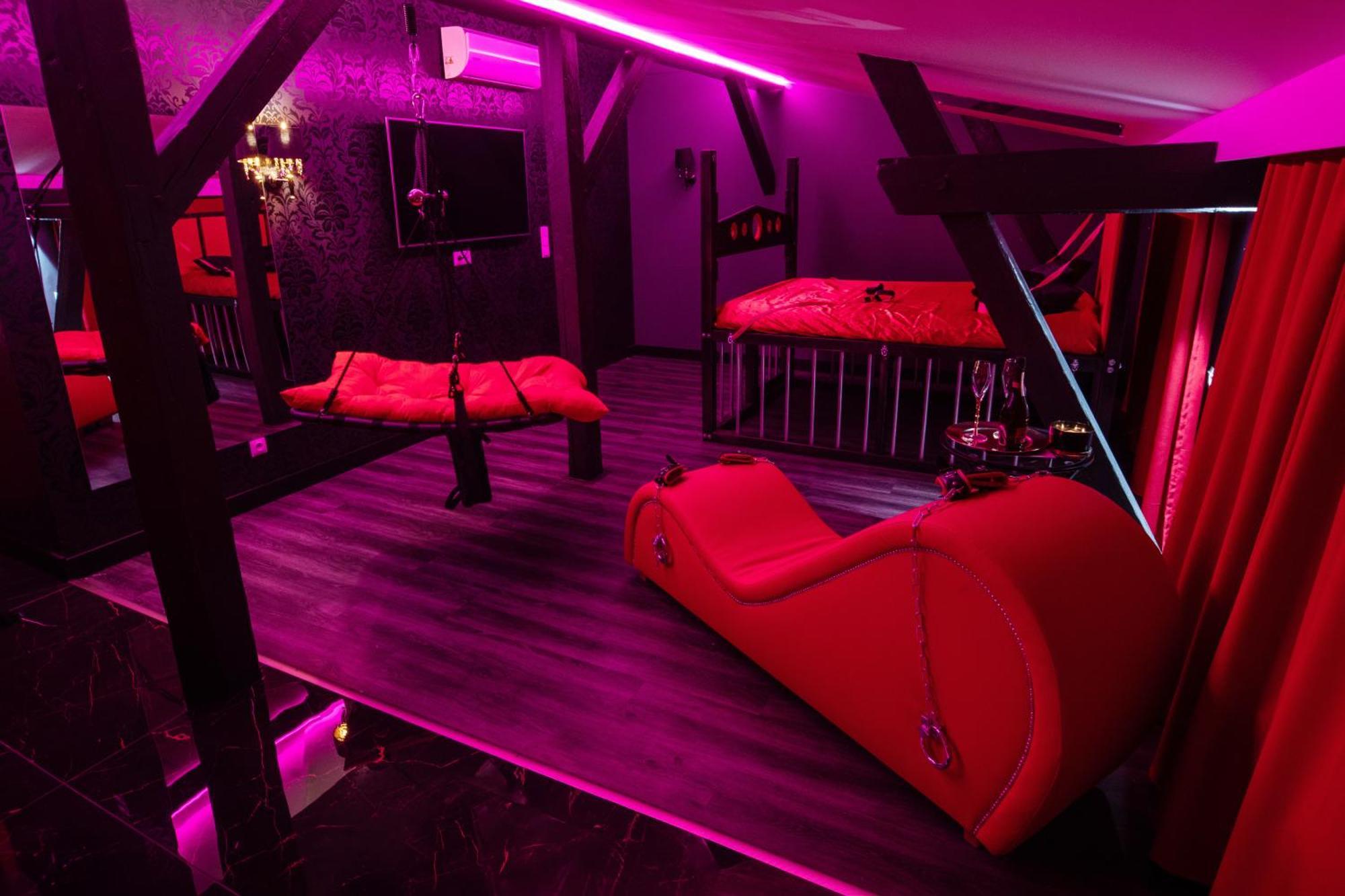 Red Palace Apartament Bdsm Bydgoszcz Kültér fotó