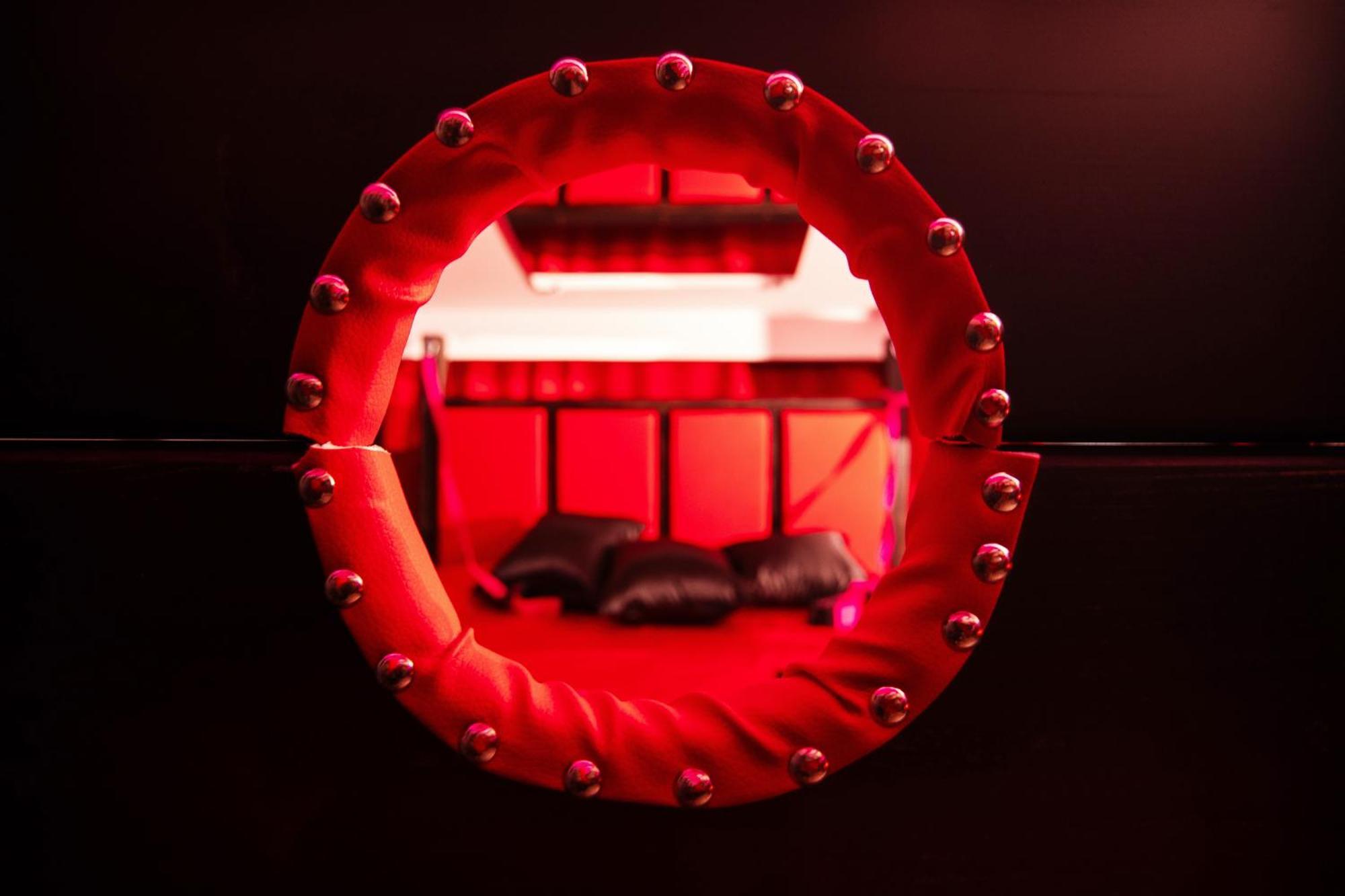 Red Palace Apartament Bdsm Bydgoszcz Kültér fotó