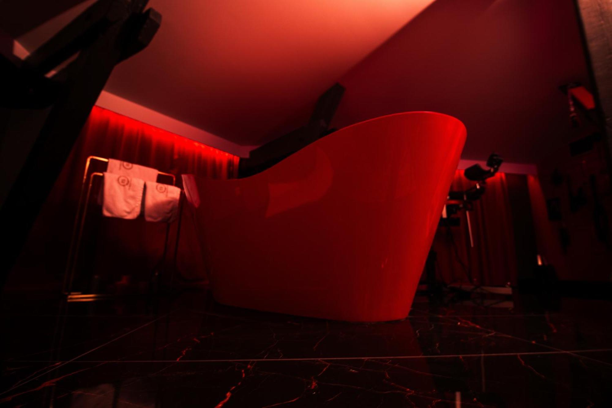 Red Palace Apartament Bdsm Bydgoszcz Kültér fotó