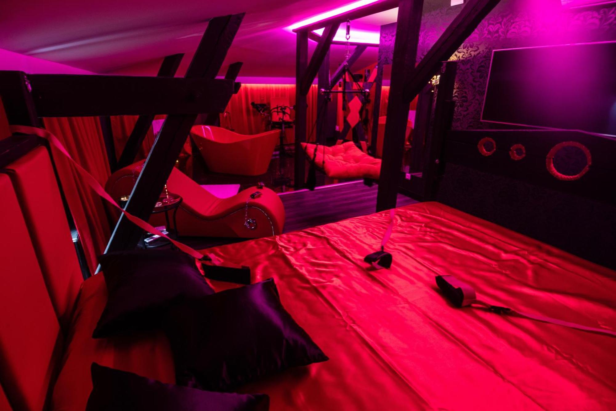 Red Palace Apartament Bdsm Bydgoszcz Kültér fotó